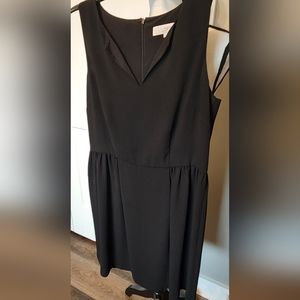 Euc Loft size 6 sleeveless dress. Great flattering fit.